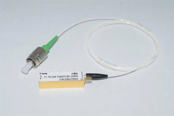 3GHz DWDM集成模拟光发？？？